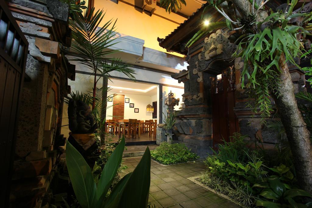 Surya Inn Кута Экстерьер фото