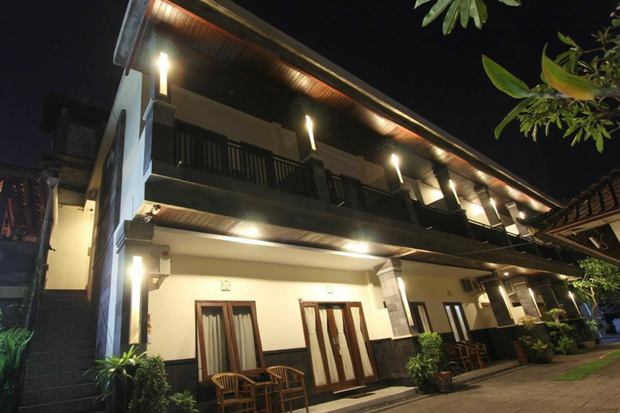 Surya Inn Кута Экстерьер фото
